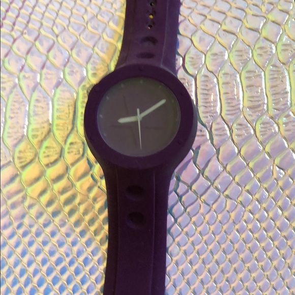 Unisex Converse Watch silicone purple - Picture 2 of 2
